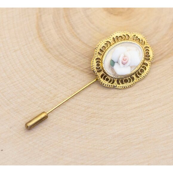 Vintage Gold Tone Oval White Floral Stick Pin - B13 - Picture 1 of 3
